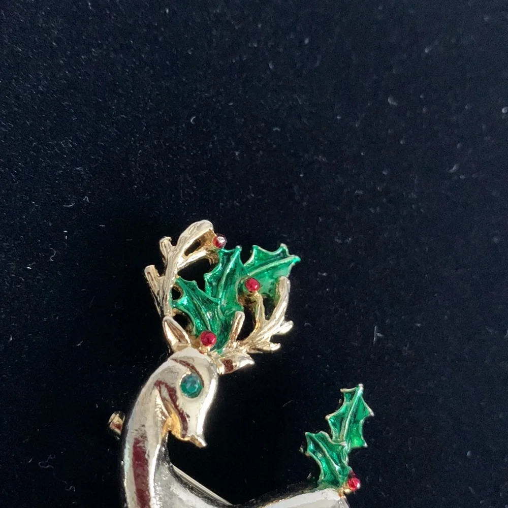 Gerry’s Reindeer Brooch Pin VTG Enamel Gold Tone Holly Leaves Berries Christmas